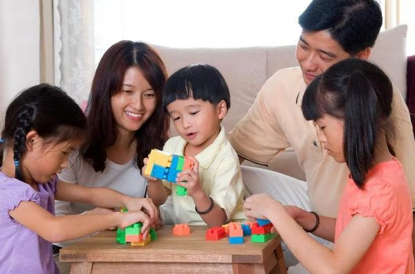 dỗ bé không khóc khi ra về