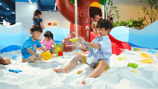 Các bé vui chơi thỏa thích tại khu vui chơi trẻ em tại Phan Thiết