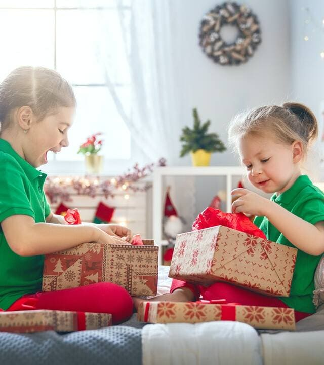 gợi ý quà sinh nhật cho bé theo độ tuổi