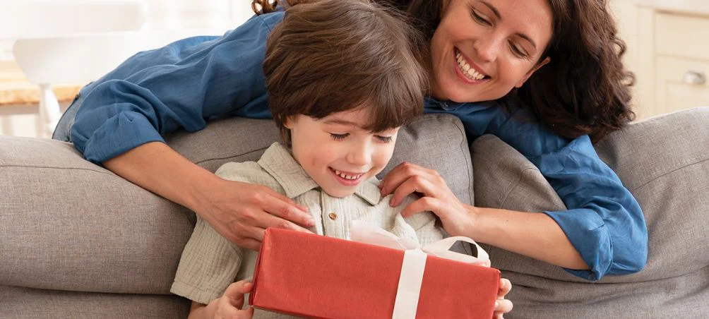 gợi ý quà sinh nhật cho bé theo độ tuổi