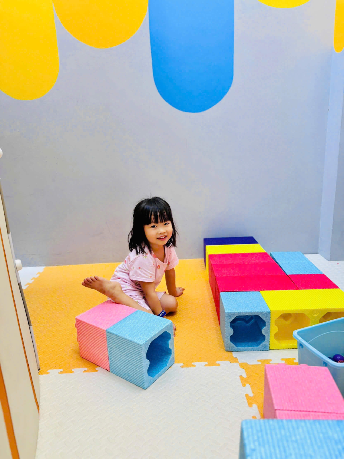 dỗ bé không khóc khi ra về